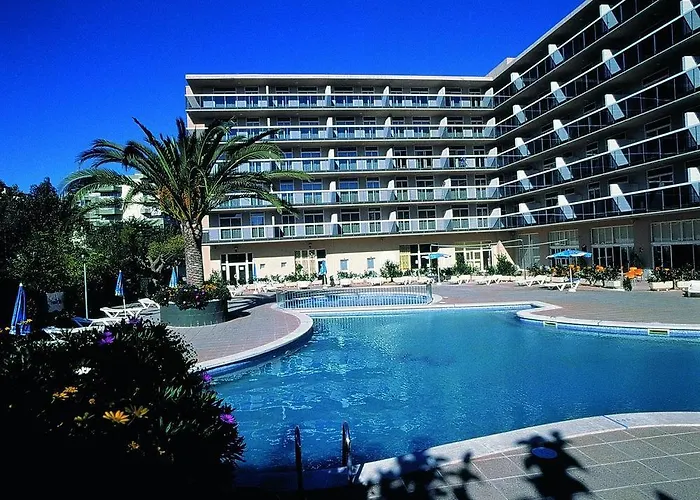 Ξενοδοχείο με διαμερίσματα Cye Centre 3*