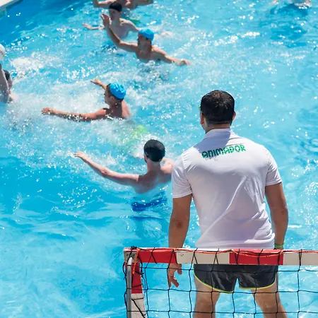 Ξενοδοχείο με διαμερίσματα Cye Centre