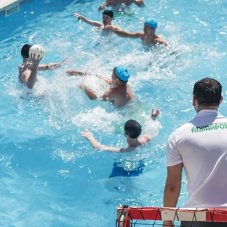 Ξενοδοχείο με διαμερίσματα Cye Centre