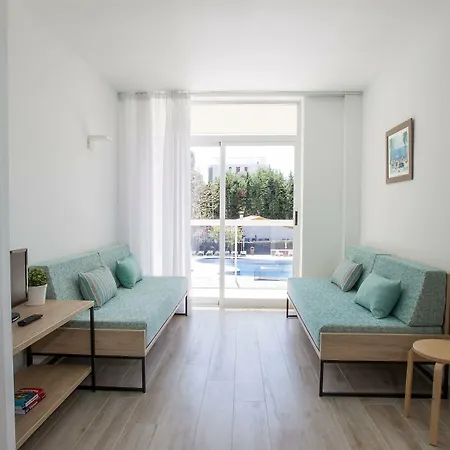 Cye Centre 3* Σαλού