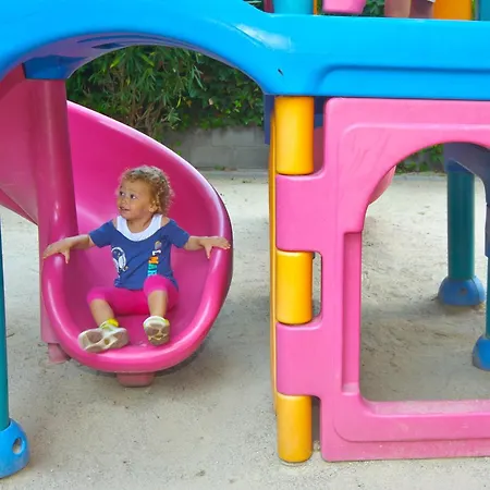 Апарт-отель Cye Centre Салоу