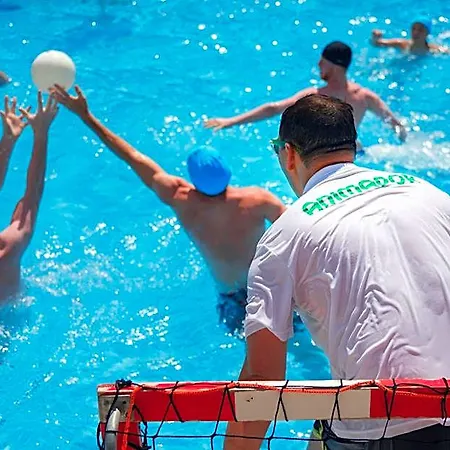 Ξενοδοχείο με διαμερίσματα Cye Centre 3*
