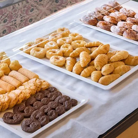 Апарт-отель Cye Centre Салоу