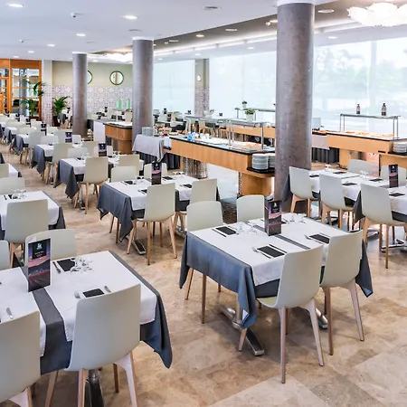 Cye Centre Салоу