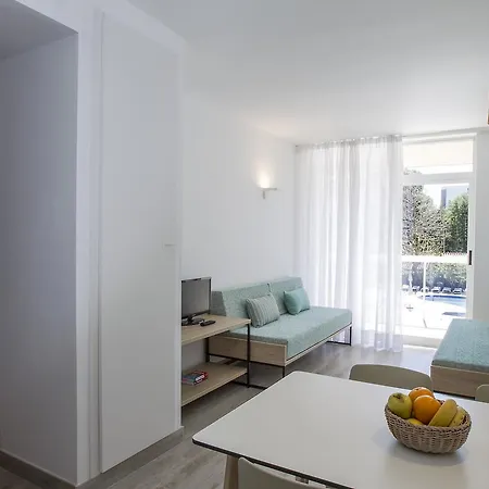 Cye Centre 3* Салоу