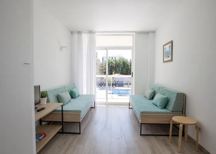 Cye Centre 3* סאלו